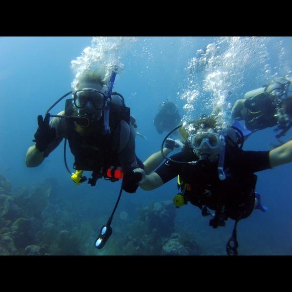 Hello poshers!! ❤️❤️❤️ - Picture 4 of 6